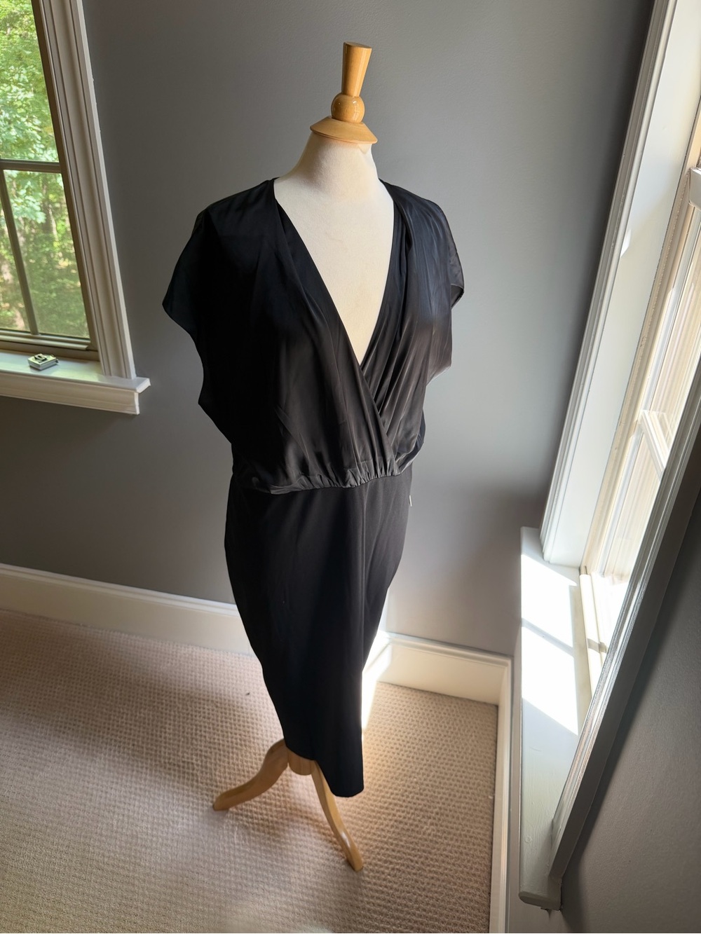 NWT Express Size XL Black V-Neck Midi Dress
